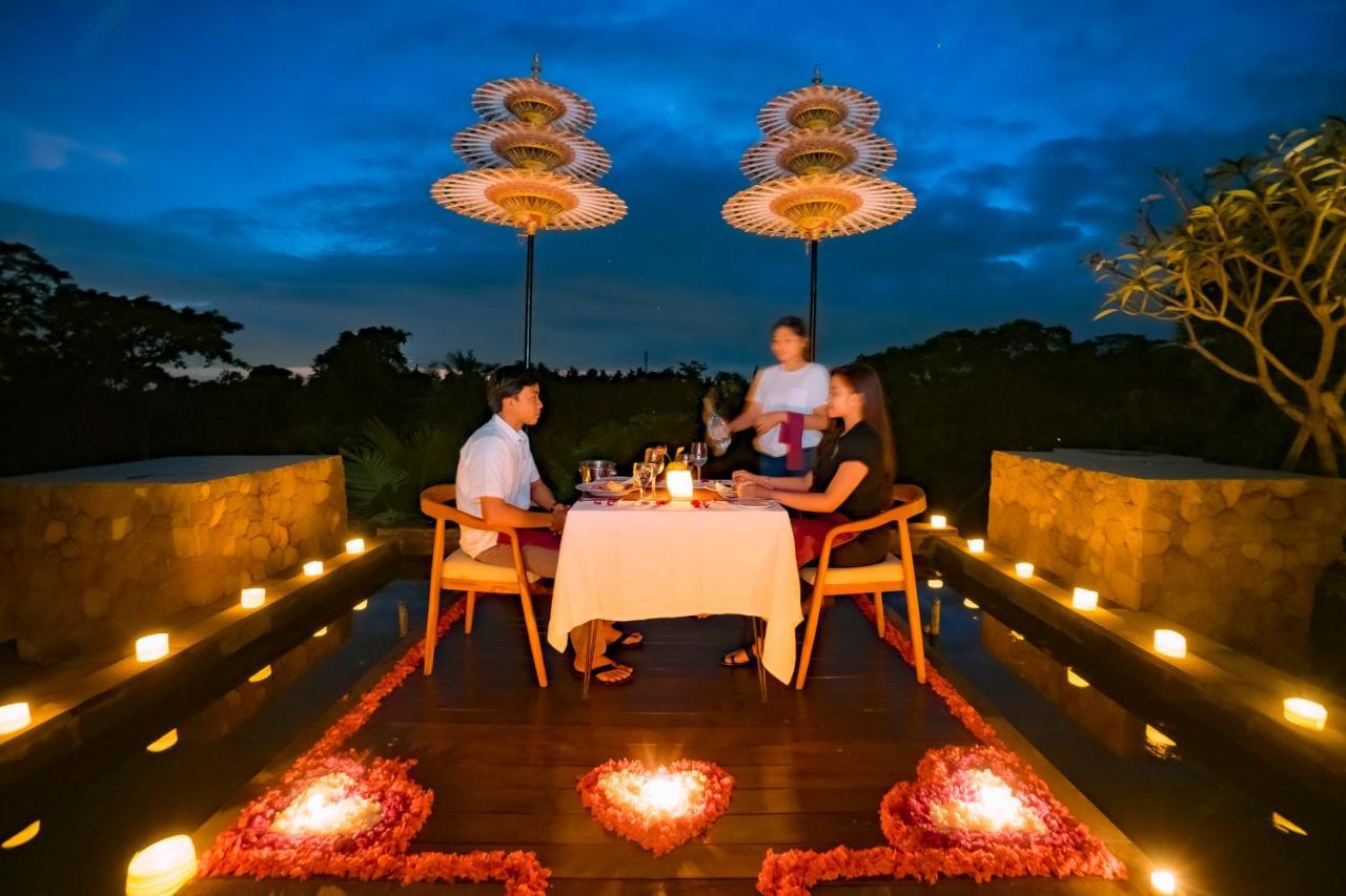 Weda Cita Resort And Spa By Mahaputra Ubud Eksteriør bilde Romantic dinner at a resort in Bali, Indonesia