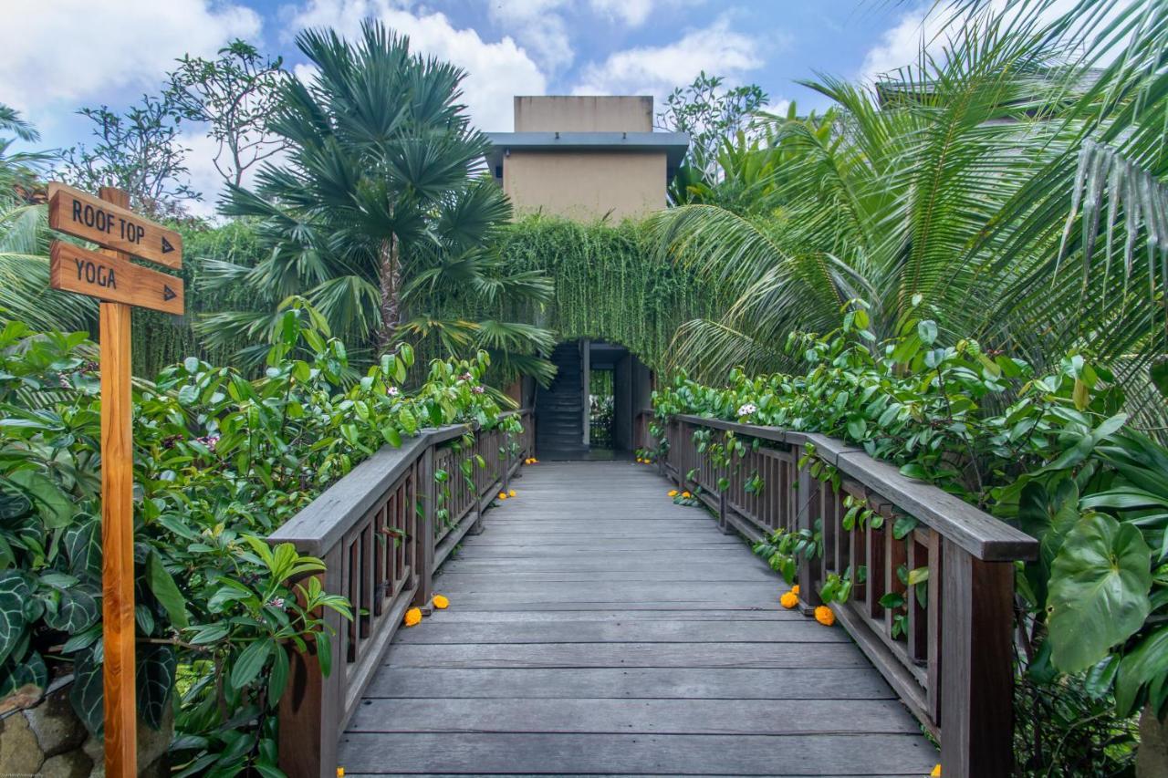 Weda Cita Resort And Spa By Mahaputra Ubud Eksteriør bilde The entrance to the Tree Top