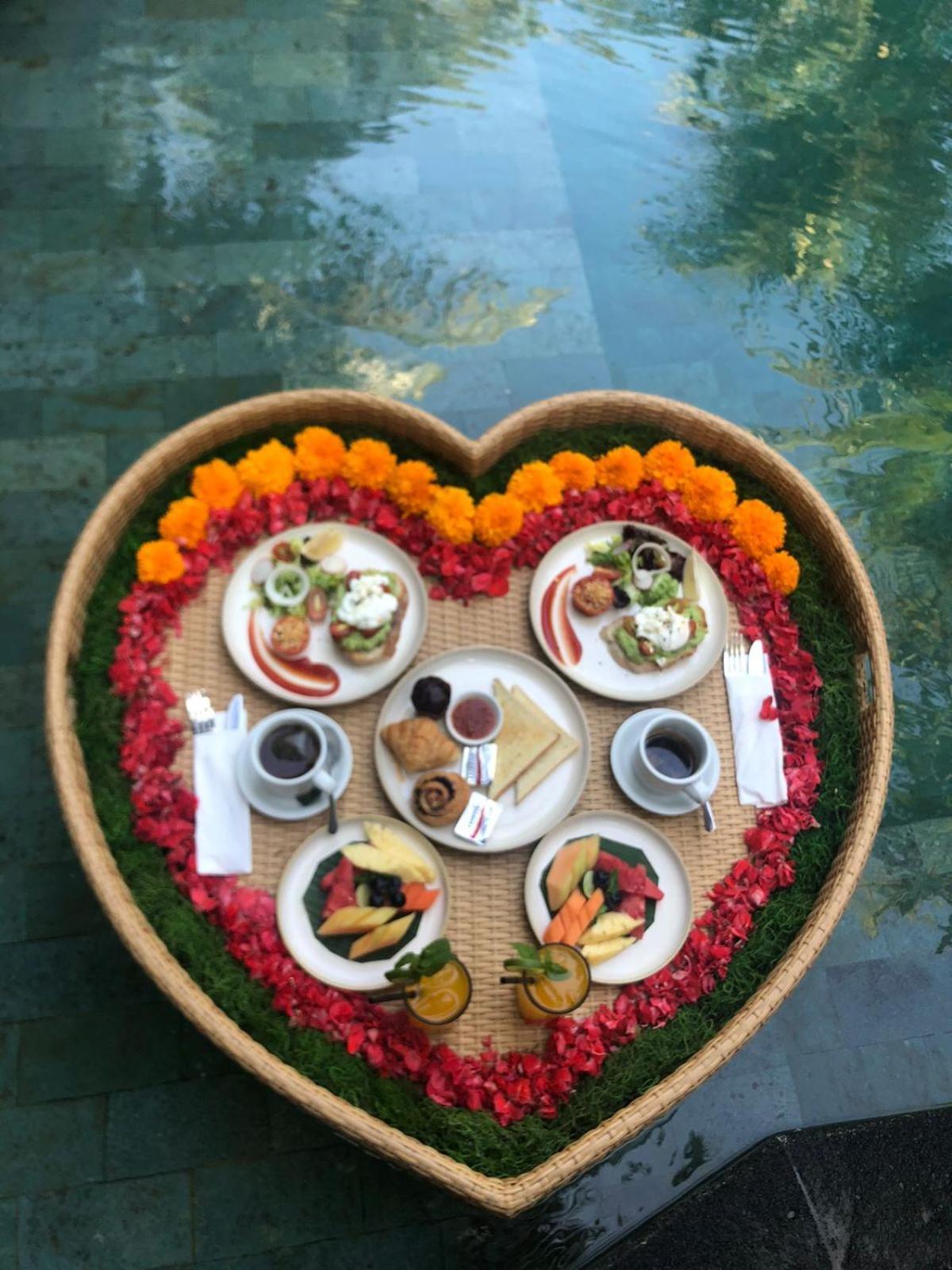 Weda Cita Resort And Spa By Mahaputra Ubud Eksteriør bilde A traditional Balinese breakfast